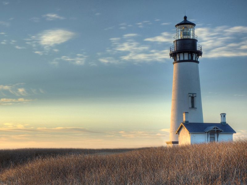 2009-06-30_1108_yaquinaheadlighthouse_1280x960.jpg