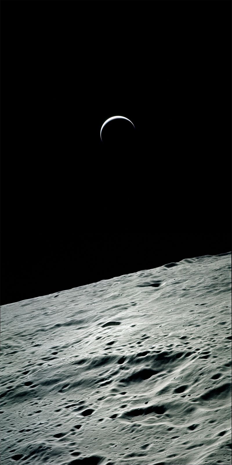 2022-03-18_earth_from_moon.jpg